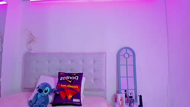 Онлайн чат Vanessa_cruz_18
