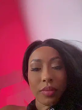 Saraah_bosh's Live XXX Chat