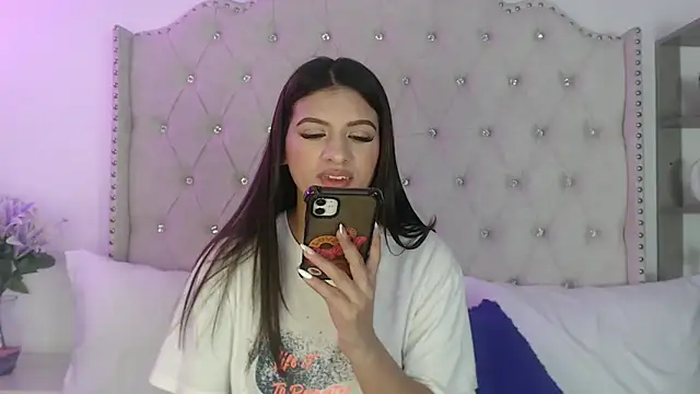 XXX chat uživo modela Abril_Squirt