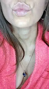sukinira's Live XXX Chat