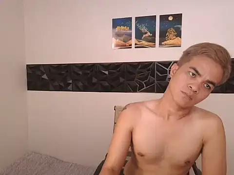 Asian_adam Pertunjukan Webcam
