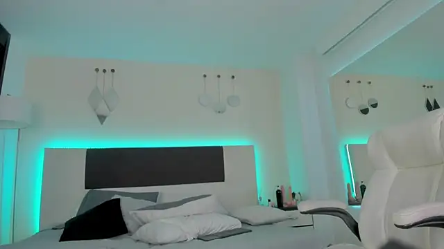 Sky_Loren Chat XXX in diretta