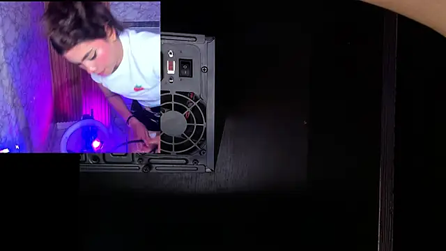 AriHale_'s Live XXX Chat