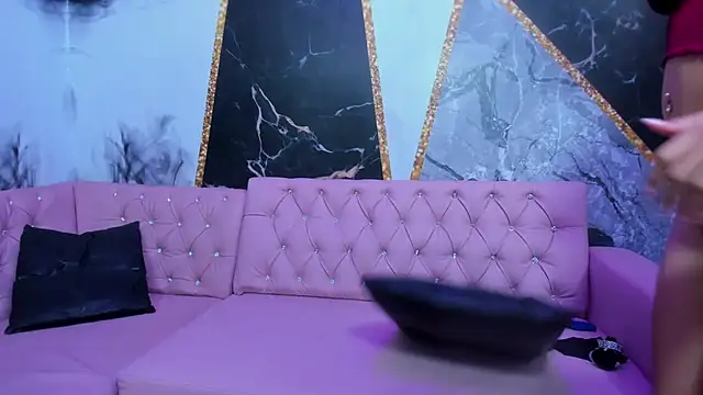 Вебкам-шоу miacam-hot