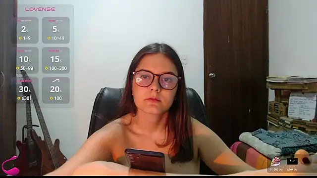 MadieeLorez Adlı Modelin Canlı XXX Sohbeti