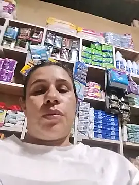 MIA-LARIOS Adlı Modelin Canlı XXX Sohbeti