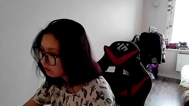 XXX chat uživo modela AdelineCanup