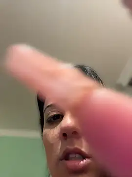 hotpinkangel Show in webcam