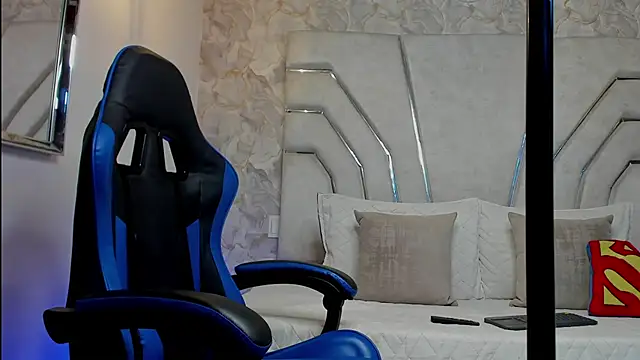 MAXTHOMSON Show Webcam