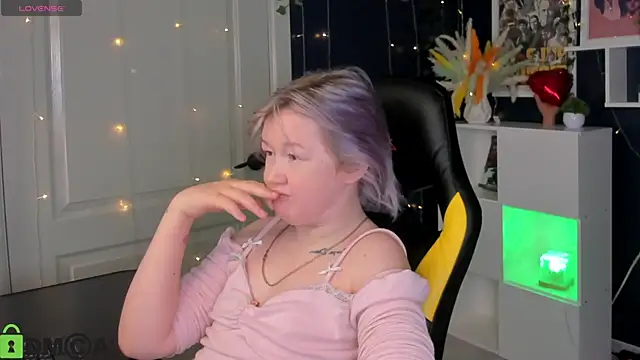 Sara_Robinson élő XXX-chatje