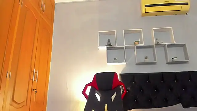 tyler_hank01: διαδικτυακό σόου στην κάμερα