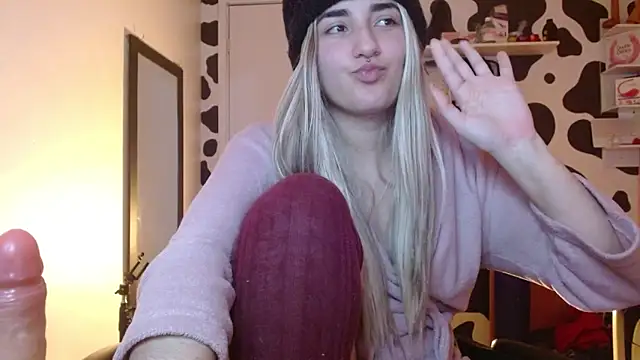 hi_elora's Live XXX Chat