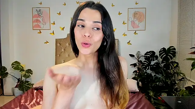 bella_grego's Live XXX Chat