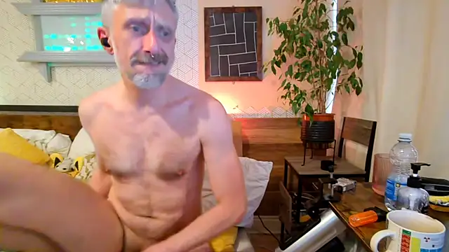your-new-hoT-unclen Webbikameraesitys