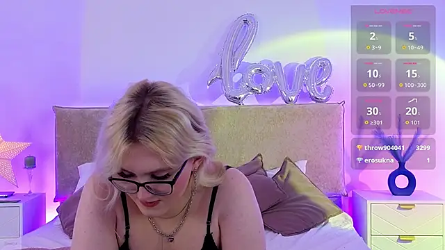 Jules_night Show Webcam