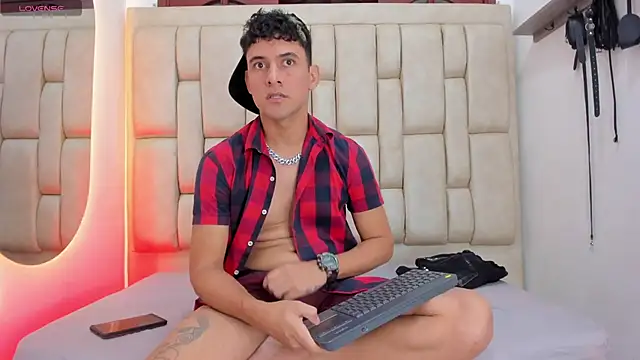 STEVEN_OS live XXX chat