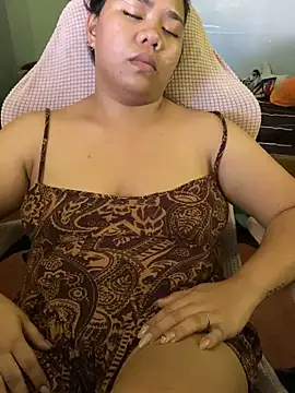 Chat +18 de _UrSingleMamiBella_ ao vivo