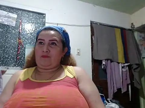 XXX chat uživo modela Perla1981--