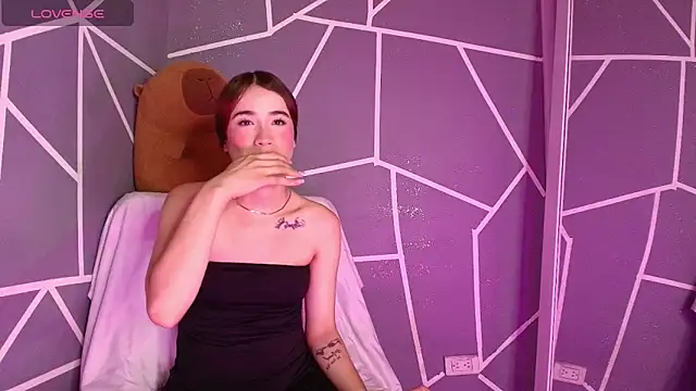samivan1234 Adlı Modelin Canlı XXX Sohbeti