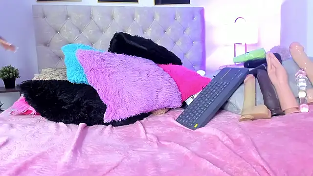 XXX chat uživo modela naomy_68