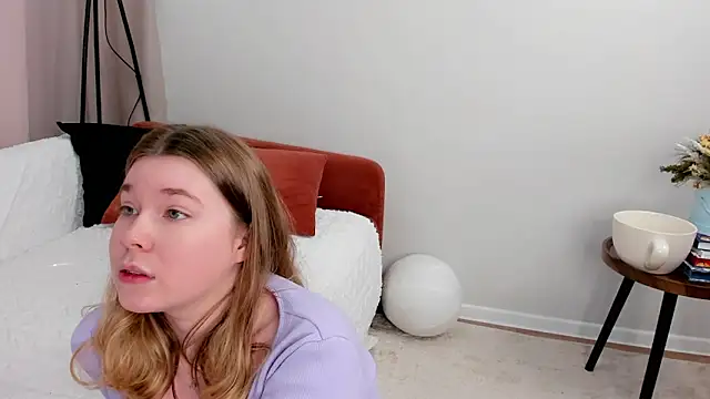 MERRIEMS live XXX chat