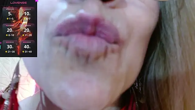 Esmeralda_oikos 即時 XXX 聊天