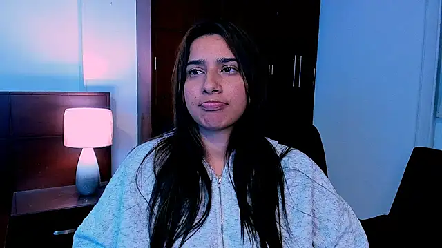 YESSI_BELTRANN's Live Chat Room