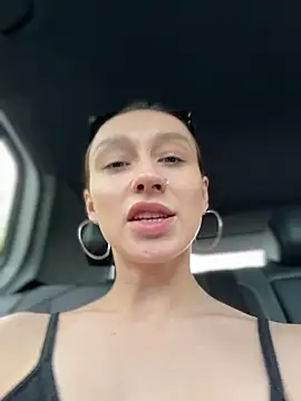 ElizaFi live XXX chat