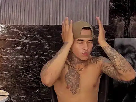 tyler_bell_'s Webcam Show