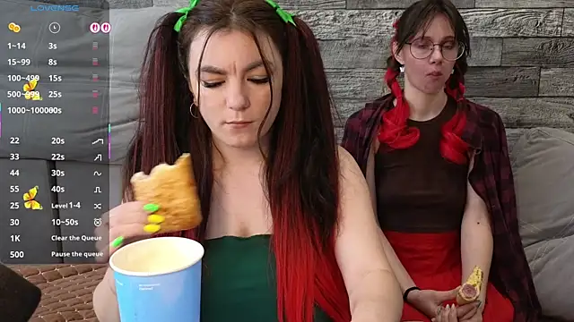 Vika_loves_you webcam show