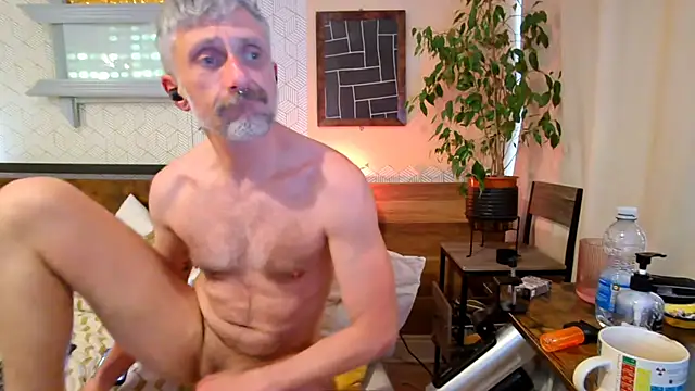 Вебкам-шоу your-new-hoT-uncle