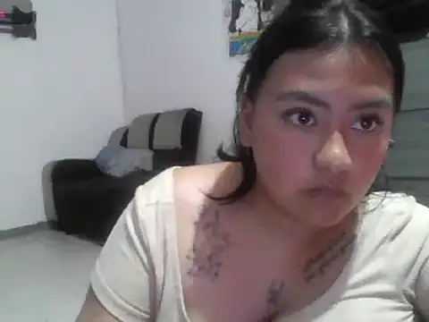 Alaia_moretti – webcam-show