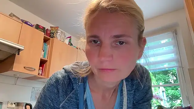 s-te-fan-i Show in webcam