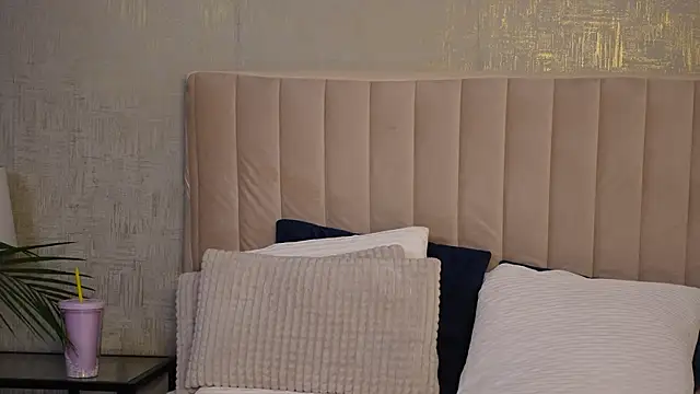 Jennifer_Hills Show Webcam