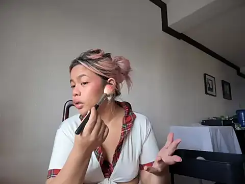 Tina_Slick Pertunjukan Webcam