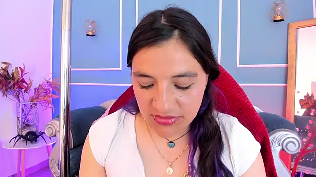 Chat XXX en directo de TaraTaylorr