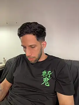 Chat +18 de Karim_mansur ao vivo