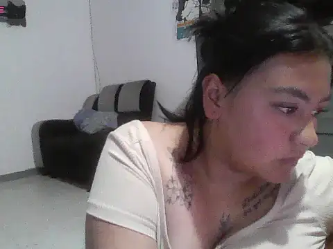 Show modela Alaia_moretti na web-kameri