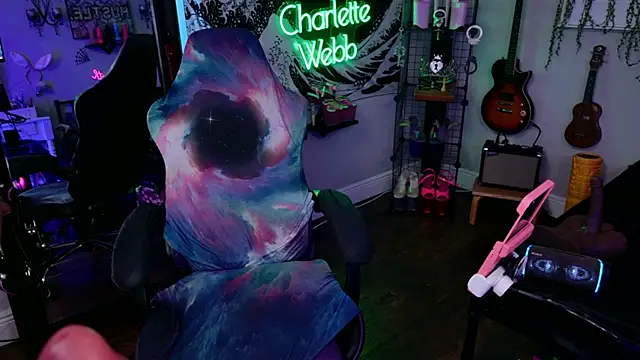 Chatroom XXX en direct de CharletteWebb