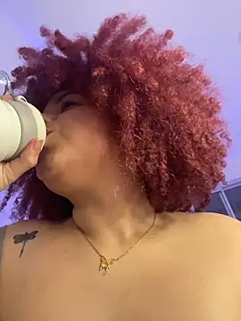 Živý XXX chat Leyah__