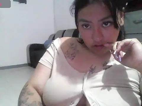 Alaia_moretti's Live XXX Chat
