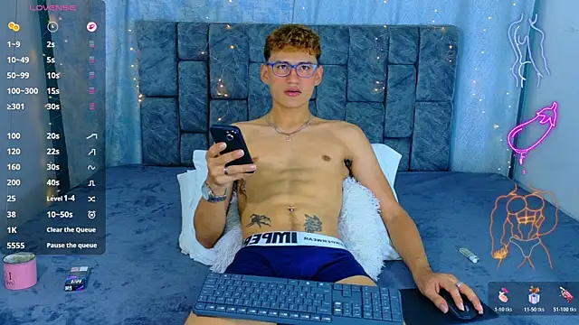 Chat +18 de NicolasTorrez ao vivo
