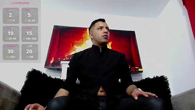 XXX chat uživo modela Mike__Fetish