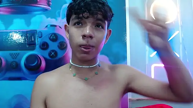 Aron_hot11 Show Webcam