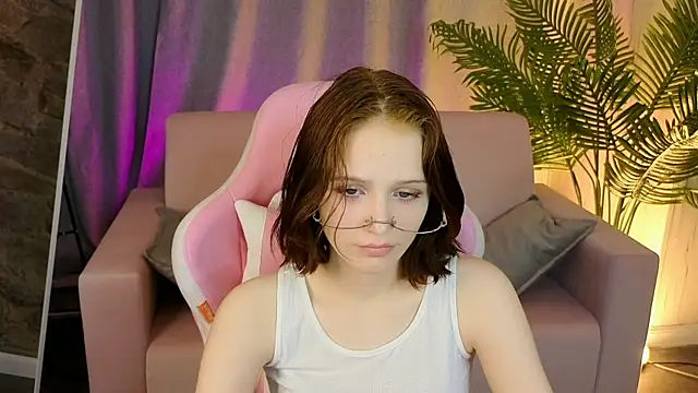 Chat XXX en directo de AliceJohansone