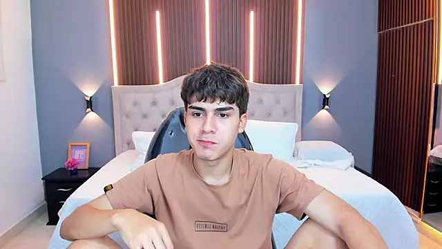 Tommy18__ Live XXX-Chat