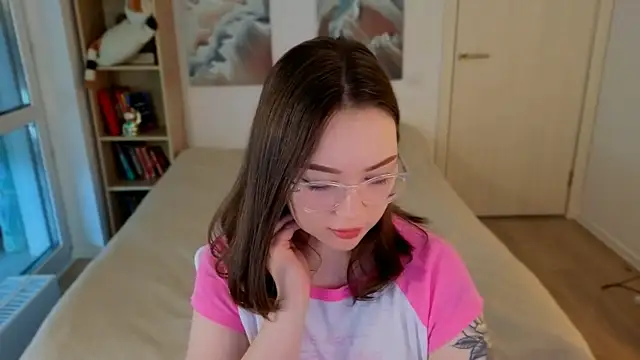 Chat +18 de MilenaSaint ao vivo