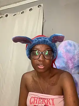 HennessyBaby21 élő XXX-chatje