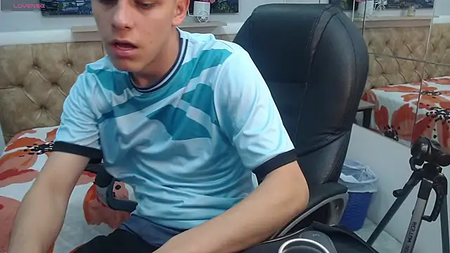 Ethanx18_ Webcam show