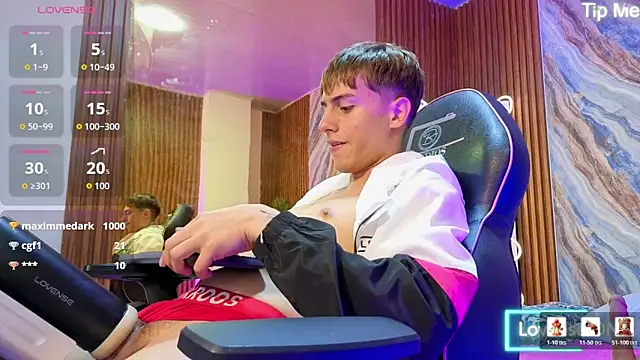 XXX chat uživo modela EVAN_TAY